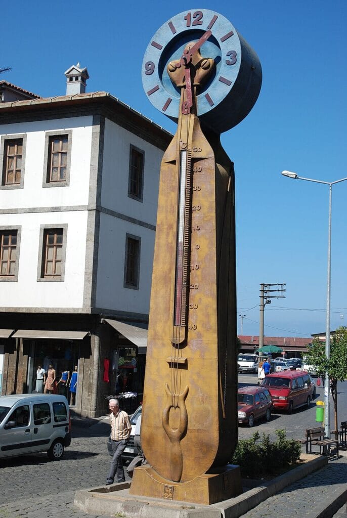 Kemence, the traditional three-stringed Black Sea fiddle from Rize